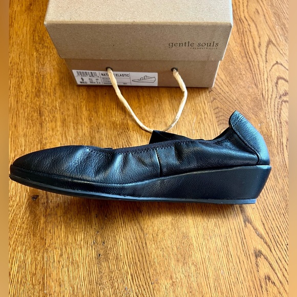 Gentle Souls by Kenneth Cole Natalie Elastic Pumps Size 9 - Picture 5 of 9
